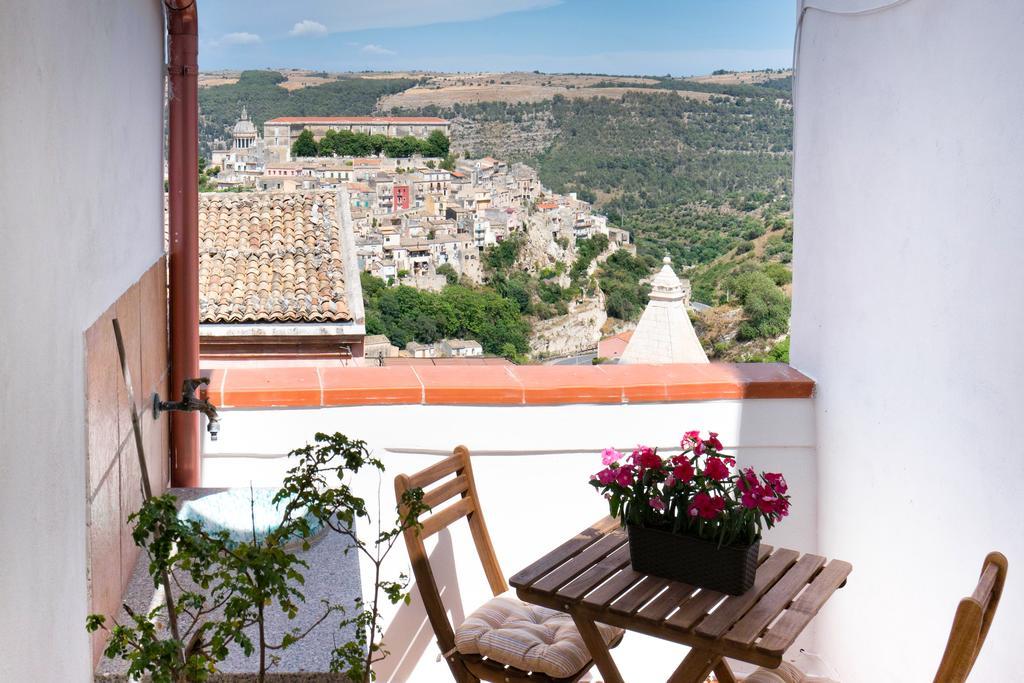 Le Scale Sul Barocco Hotel Ragusa Exterior photo